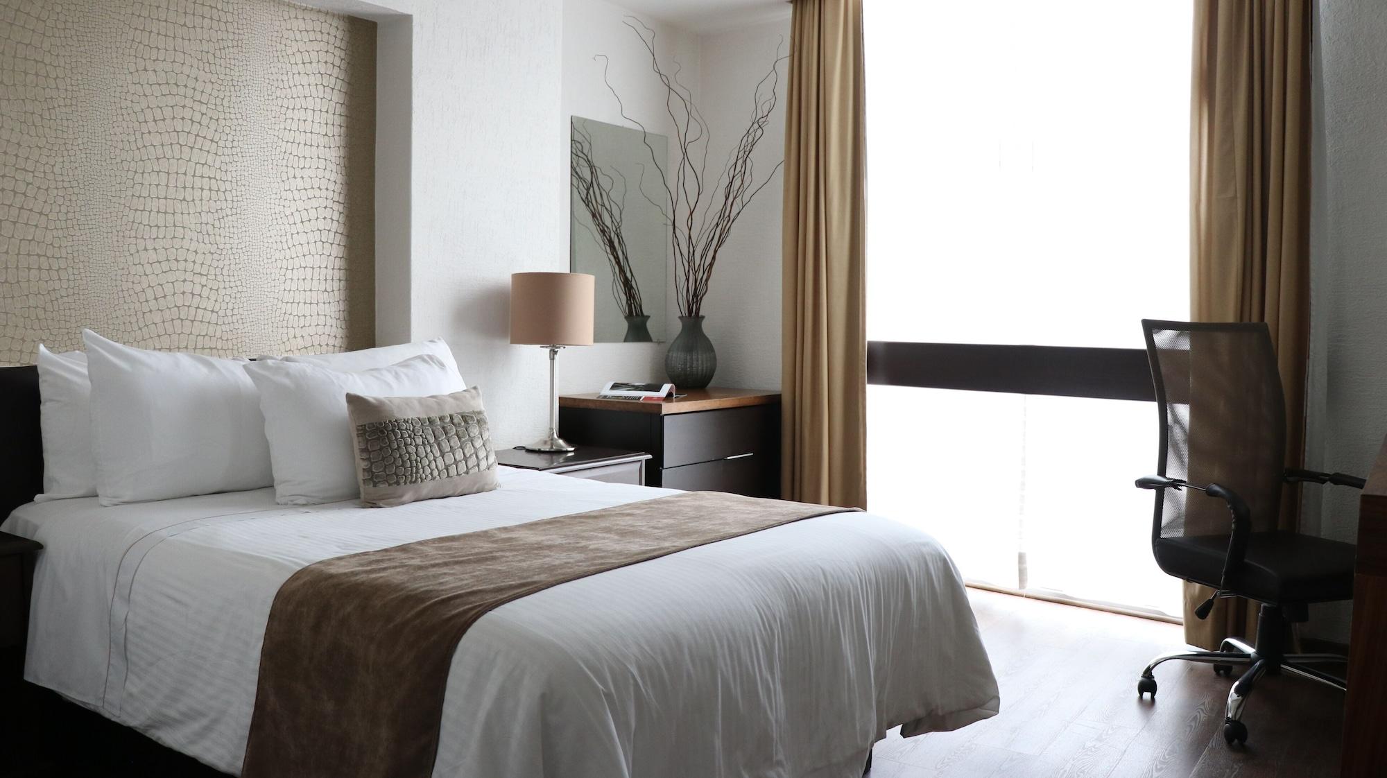 Meson Ejecutivo Guadalajara Minerva - Av Mexico Hotel Kültér fotó