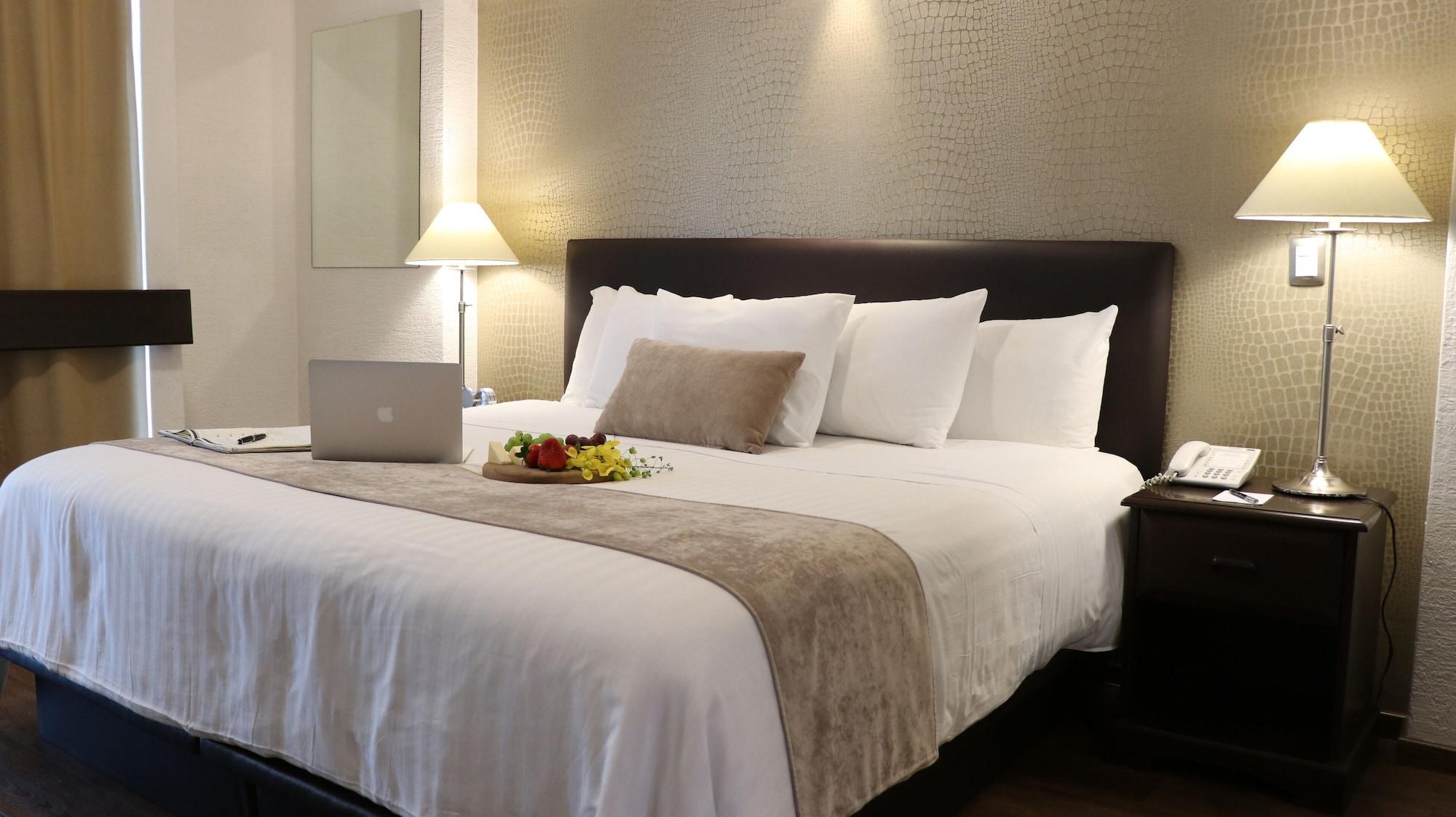 Meson Ejecutivo Guadalajara Minerva - Av Mexico Hotel Kültér fotó