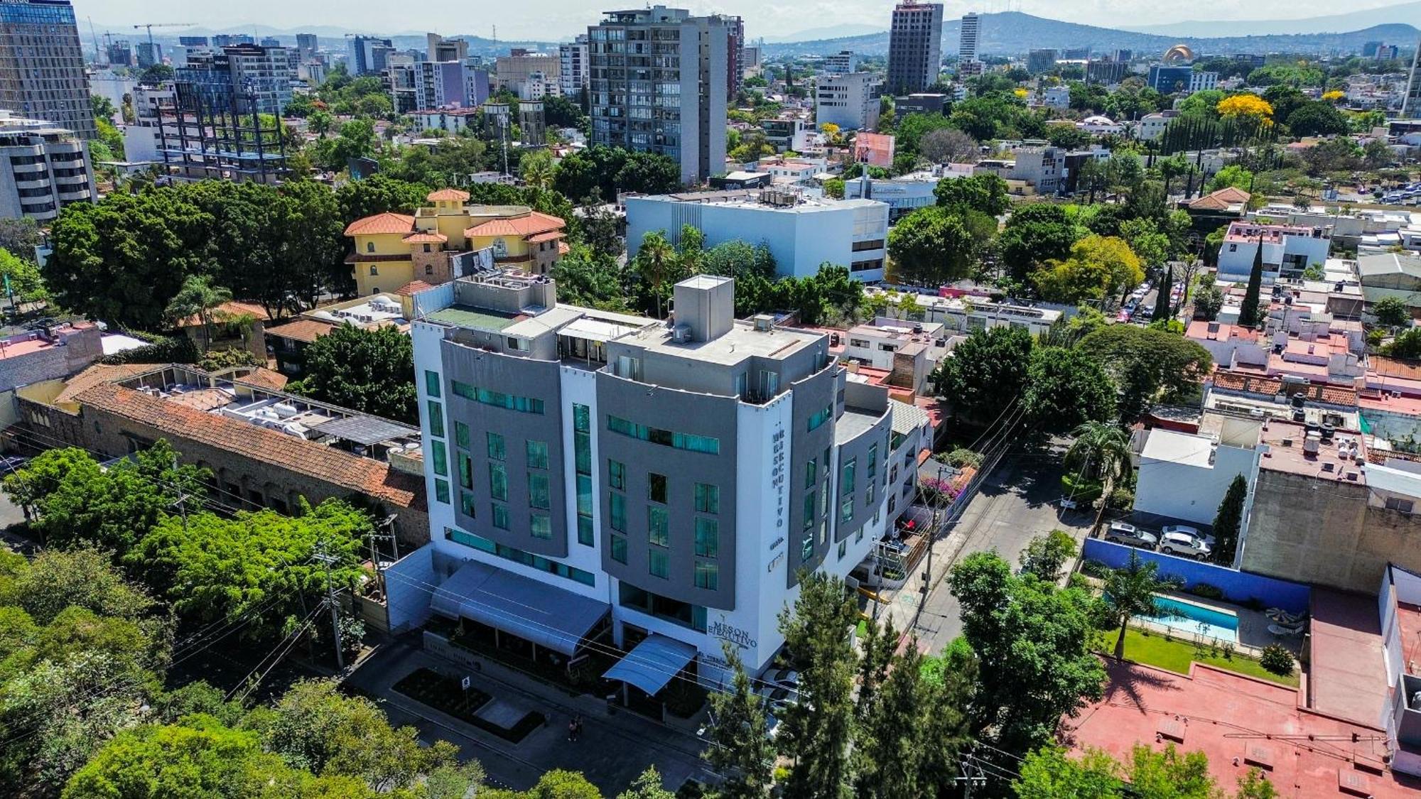 Meson Ejecutivo Guadalajara Minerva - Av Mexico Hotel Kültér fotó