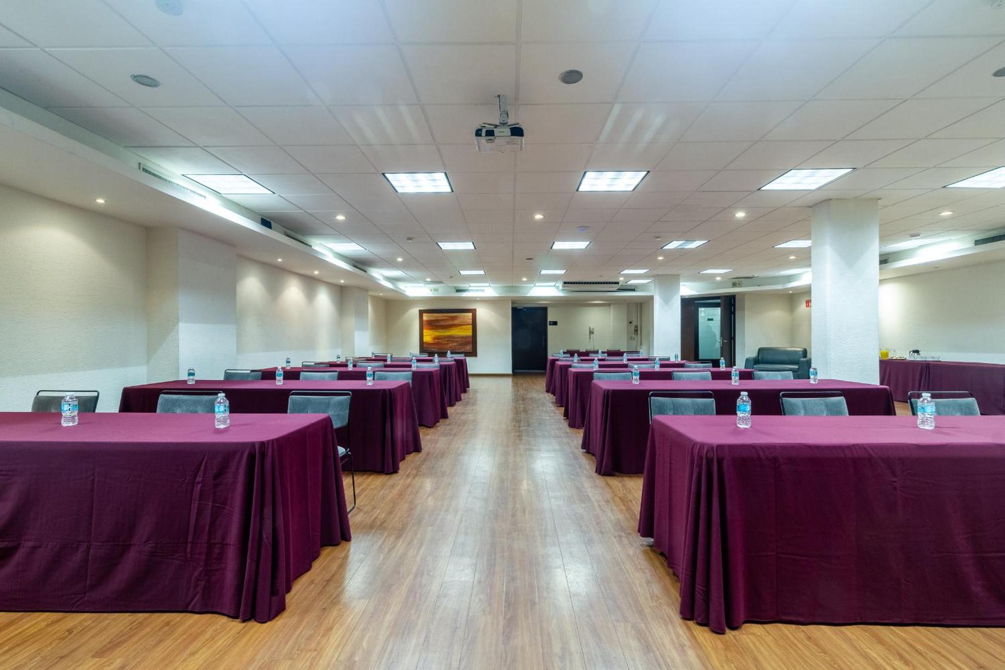 Meson Ejecutivo Guadalajara Minerva - Av Mexico Hotel Kültér fotó