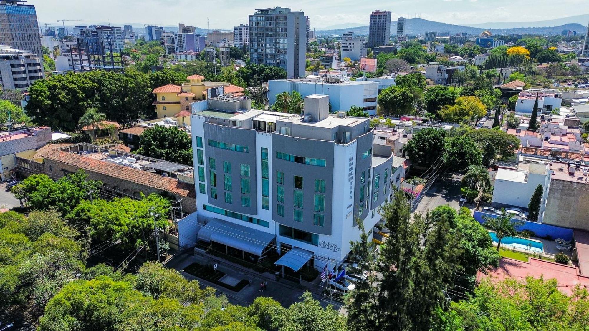Meson Ejecutivo Guadalajara Minerva - Av Mexico Hotel Kültér fotó