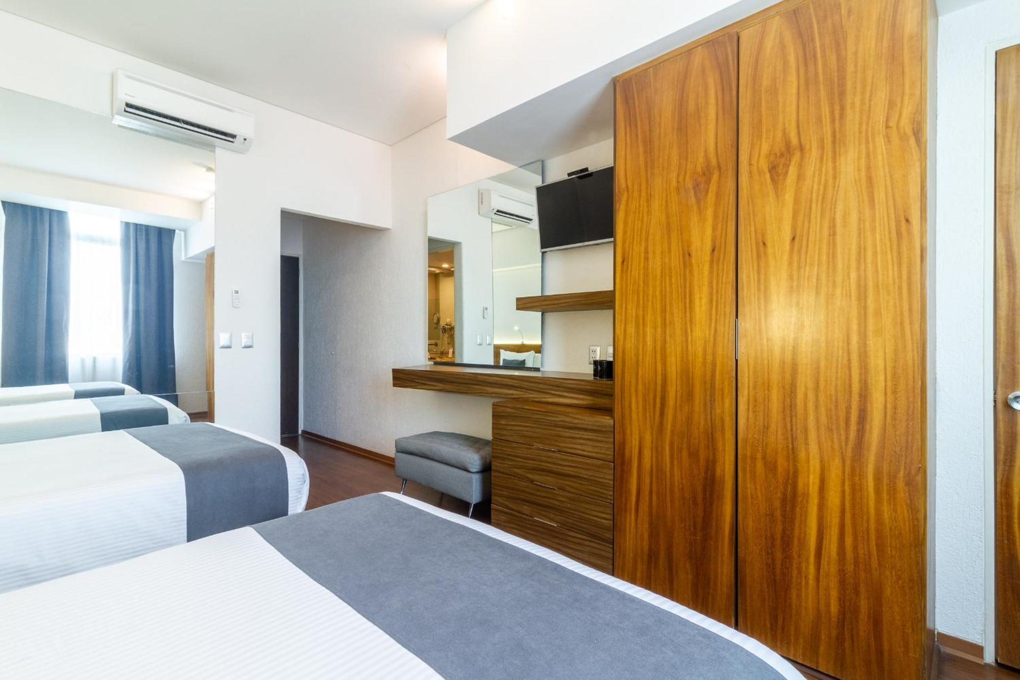 Meson Ejecutivo Guadalajara Minerva - Av Mexico Hotel Kültér fotó