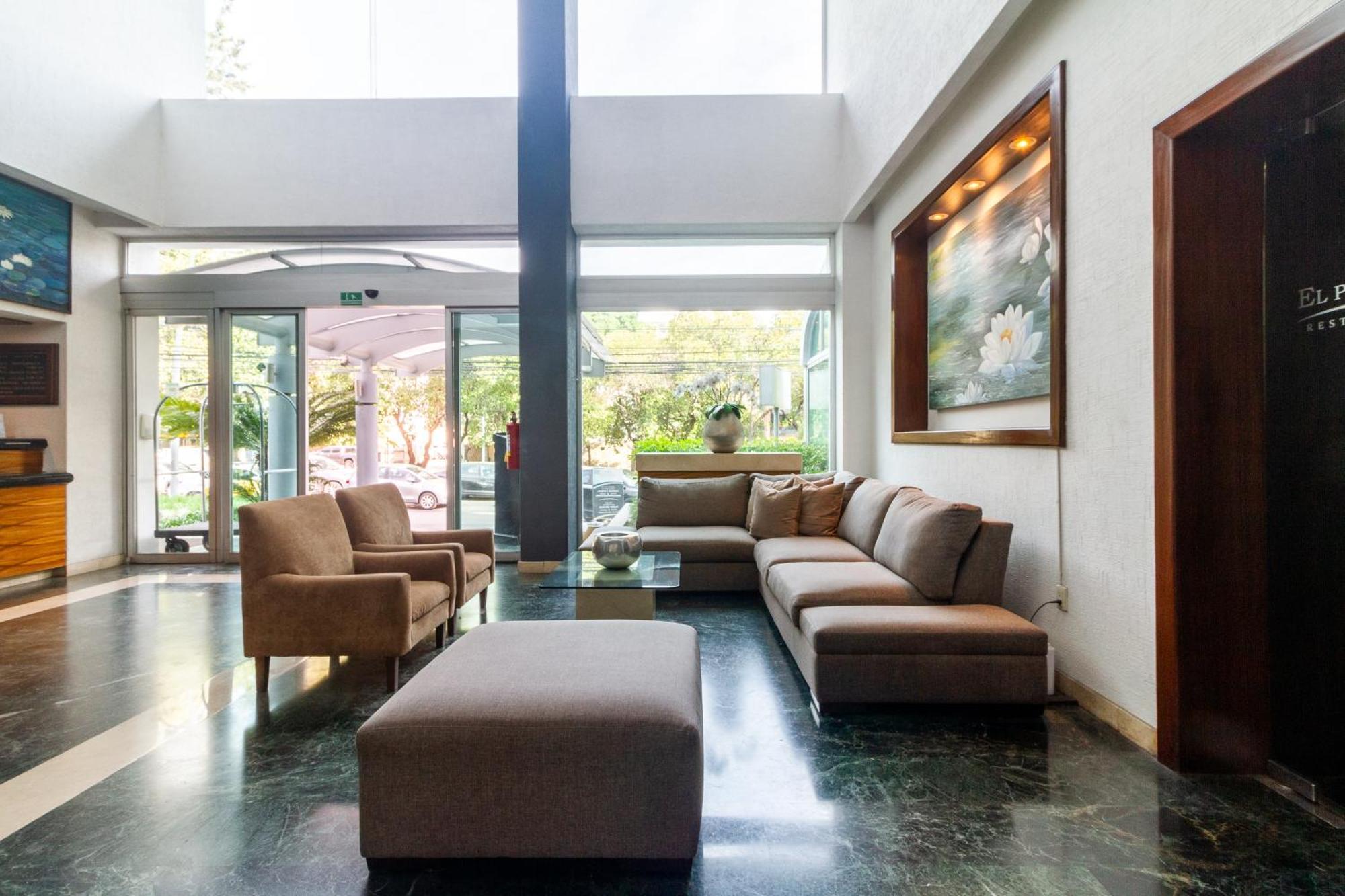 Meson Ejecutivo Guadalajara Minerva - Av Mexico Hotel Kültér fotó