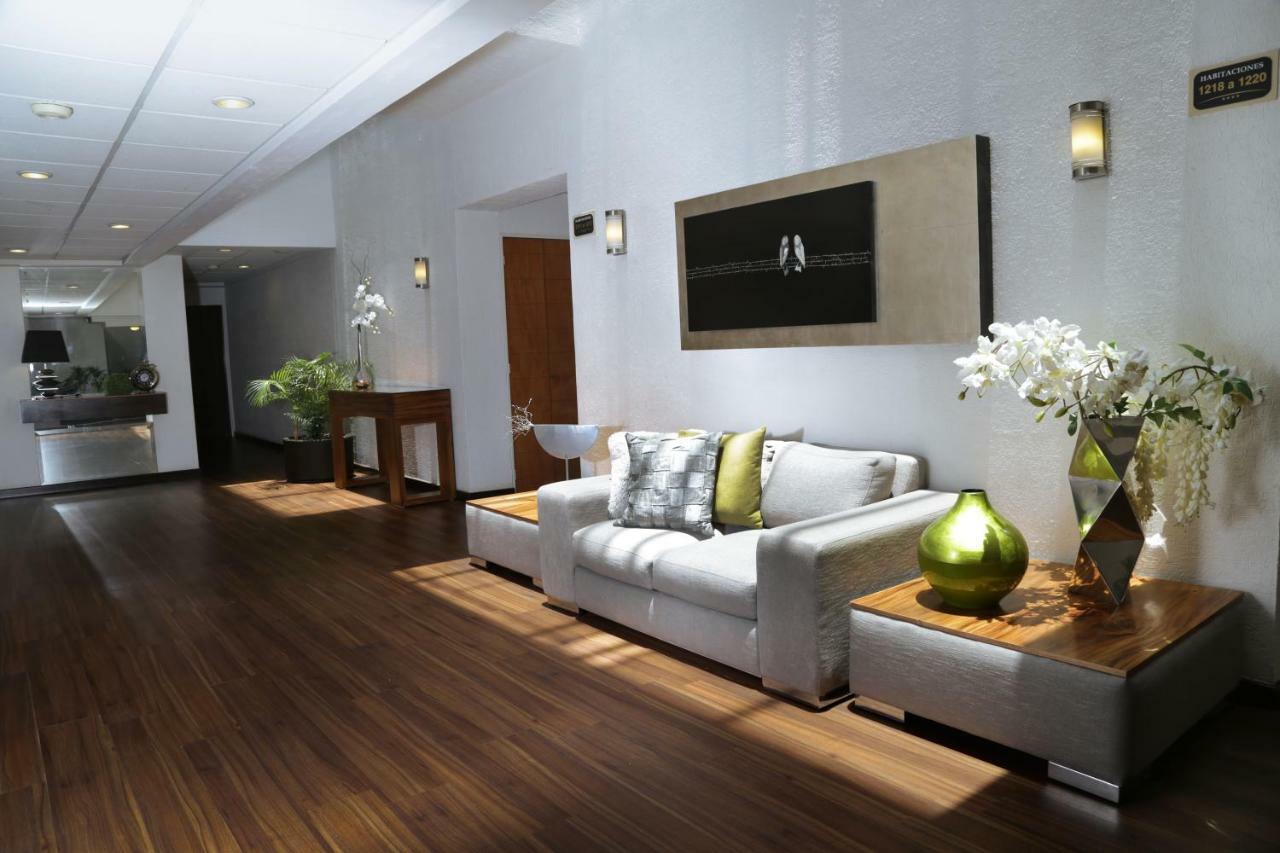 Meson Ejecutivo Guadalajara Minerva - Av Mexico Hotel Kültér fotó