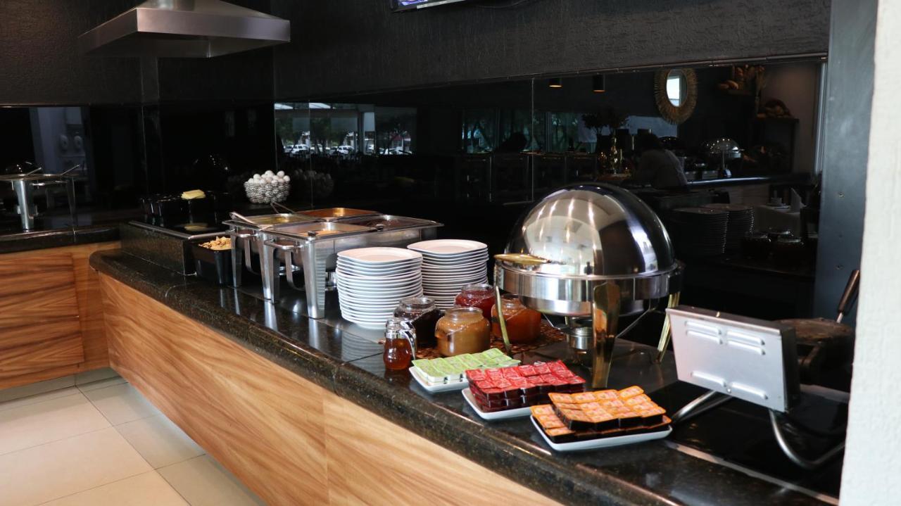 Meson Ejecutivo Guadalajara Minerva - Av Mexico Hotel Kültér fotó