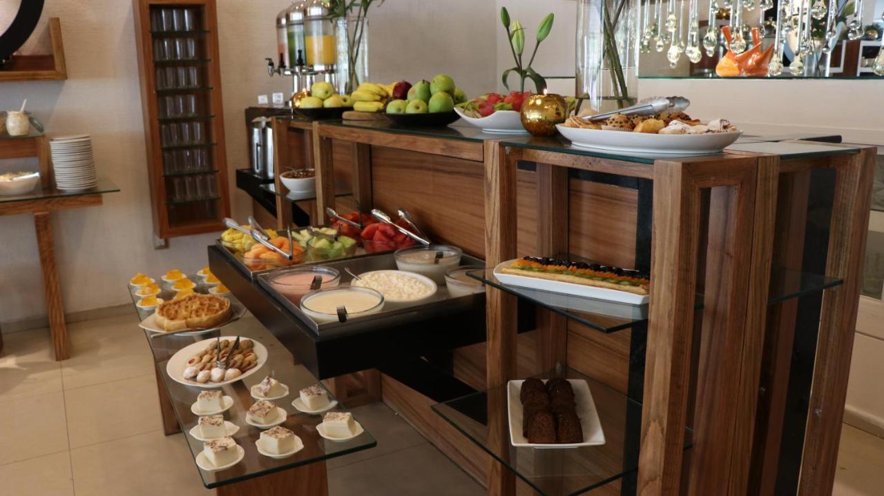 Meson Ejecutivo Guadalajara Minerva - Av Mexico Hotel Kültér fotó
