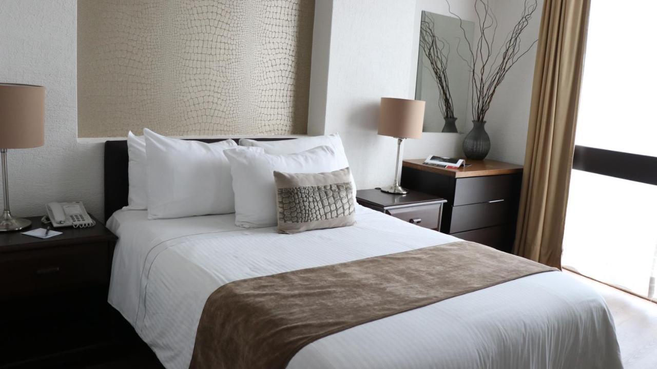 Meson Ejecutivo Guadalajara Minerva - Av Mexico Hotel Kültér fotó
